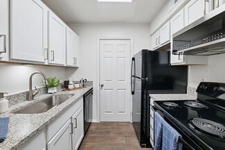 7700-7701 Cedar Point Ln, Charlotte, NC 28210