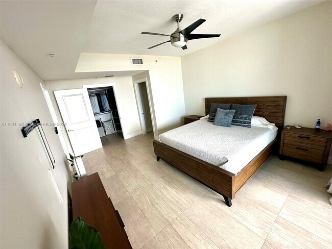 Strada 315 unit 2008, Fort Lauderdale, FL 33301 - photo 4