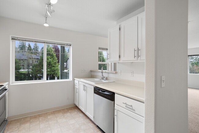 Woodview, Beaverton, OR 97007 - photo 6