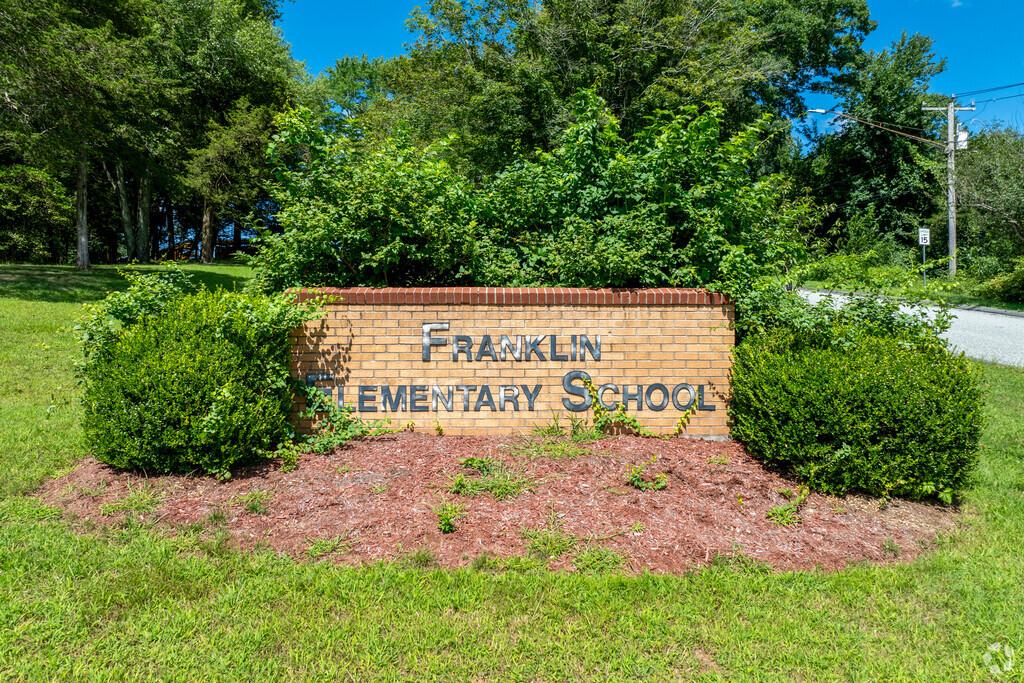 Franklin Elementary School is a public school in Franklin, CT serving students in grades PK-8.