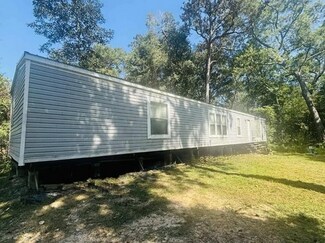 911 Little Ln, Shepherd, TX 77371