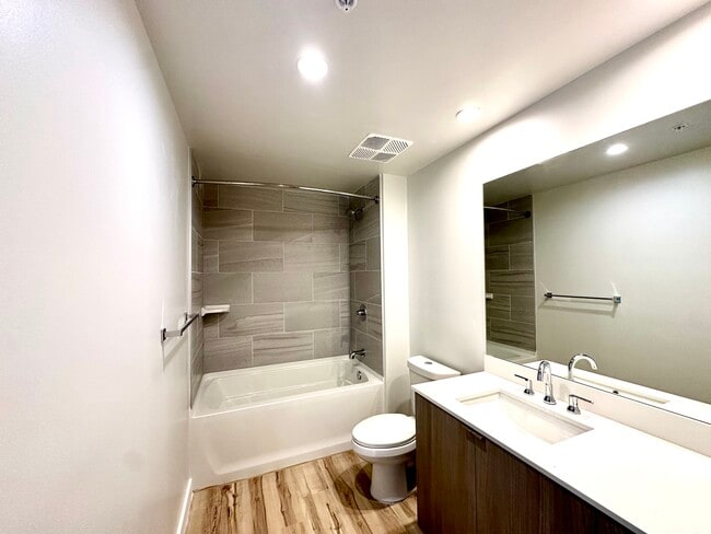 512 SW 4th Ave unit B52, Miami, FL 33130 - photo 6