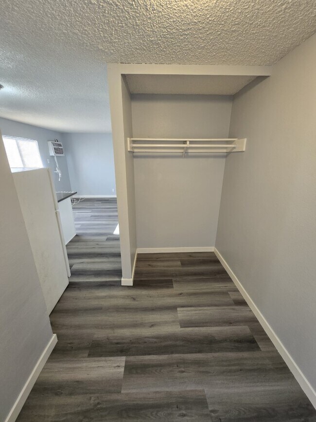 1107 W Pacific Coast Hwy unit 5, Wilmington, CA 90744 - photo 4