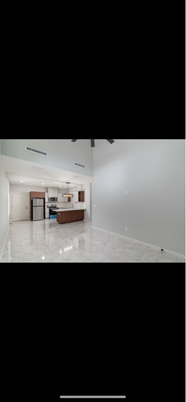 1007 Hidden Hls St unit 3, Mission, TX 78572 - photo 2