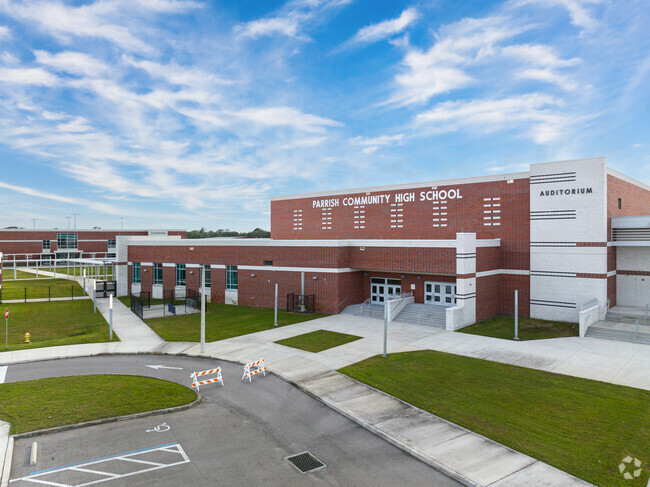 Parrish Community High School has 1,734 students in grades 9-12.