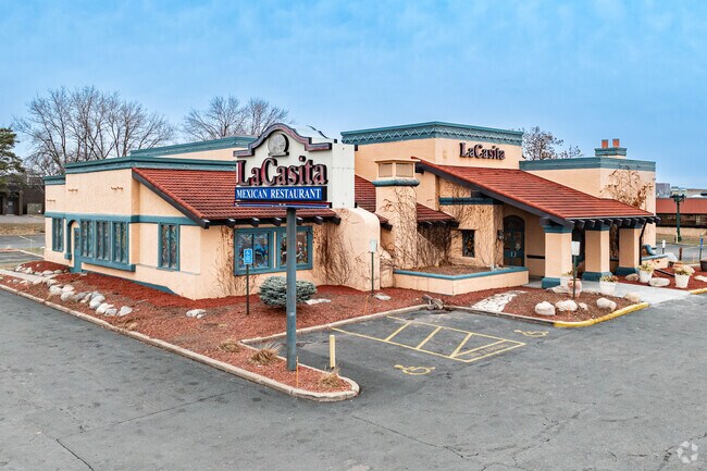 Midland Hills residents can stop for a Mexican dinner and drinks at La Casita.