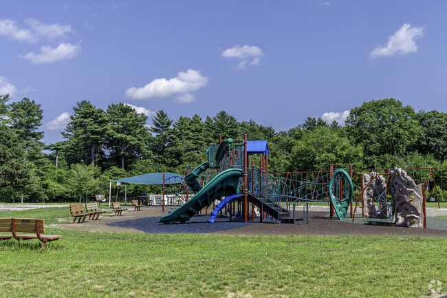 Heights Elementary School averages a student/ teacher ratio of 19:1 per year.