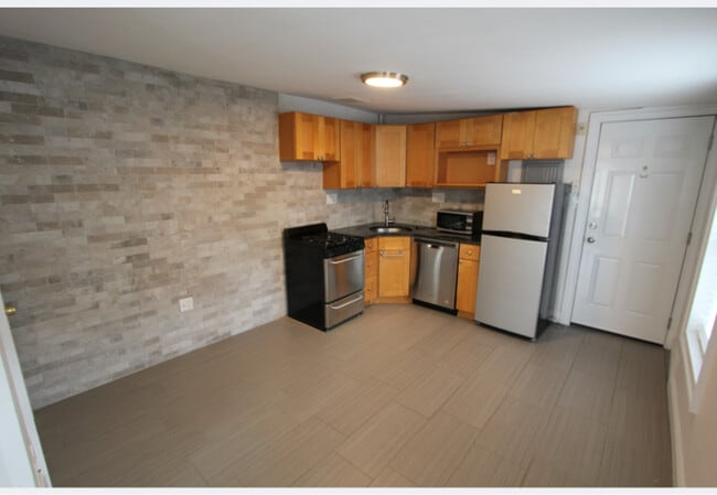 1920 Bainbridge St unit 3R, Philadelphia, PA 19146 - photo 2