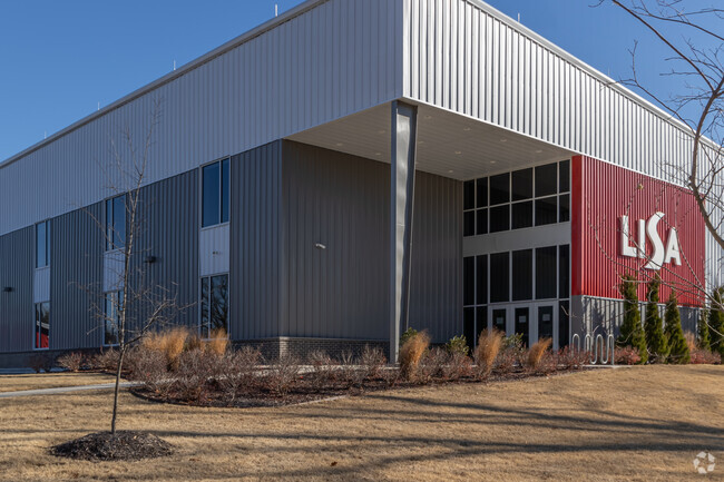 LISA Academy Rogers - Bentonville Elementary School focuses its students using STEAM.