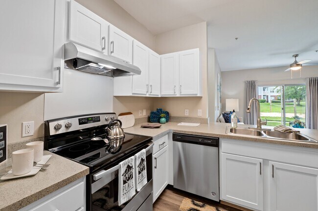 Avalon Oaks Apartments, Columbus, OH 43228 - photo 5