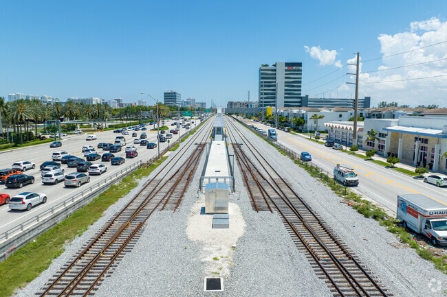 Williams Island has train and bus options for those utilizing public transit.