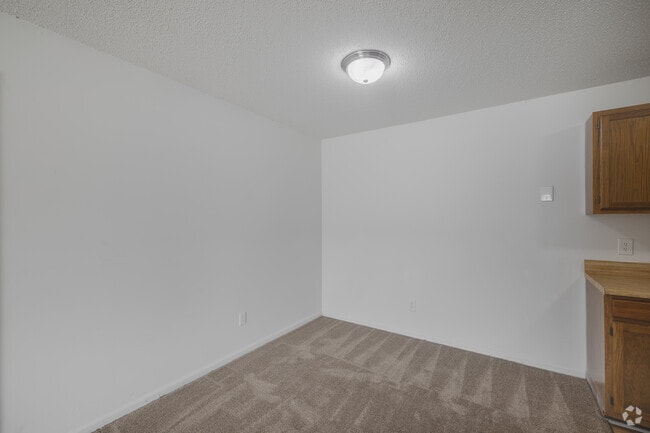 2BR, 2BR - 1,000SF - Dining Room