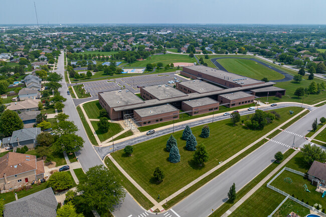 Mokena Junior High School has 529 students in grades 6-8.
