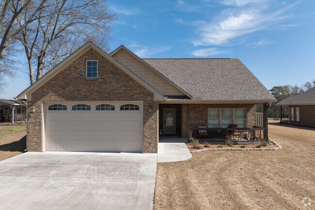 New Traditional style homes are the most common style for newer construction homes in Boaz, Alabama.