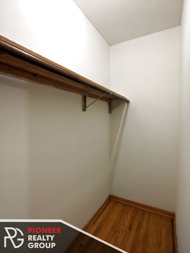 634 W Barry Ave unit 305, Chicago, IL 60657 - photo 6