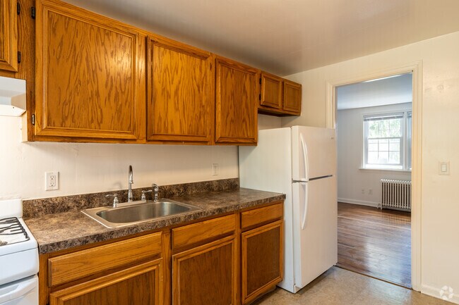 Garfield Park Apartments, Bound Brook, NJ 08805 - photo 2