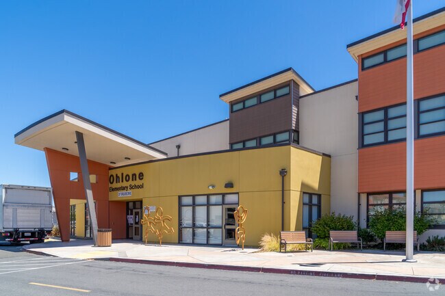 Ohlone Elementary School is in the Hercules neighborhood of California.