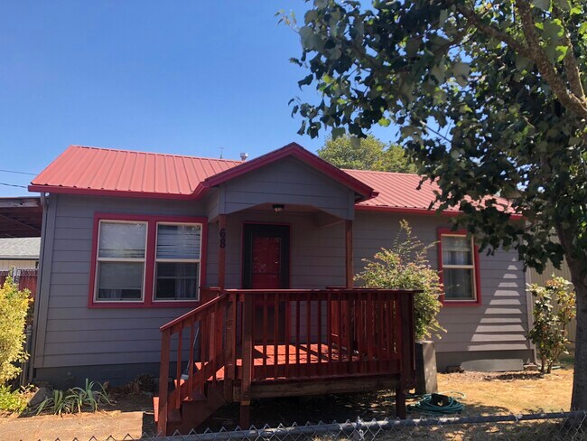 68 S 5th St, Creswell, OR 97426 - photo 2