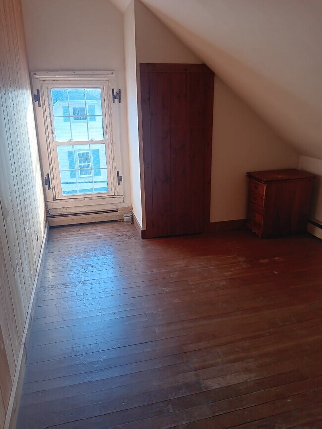 64 Main St unit 2, Vinalhaven, ME 04863 - photo 7