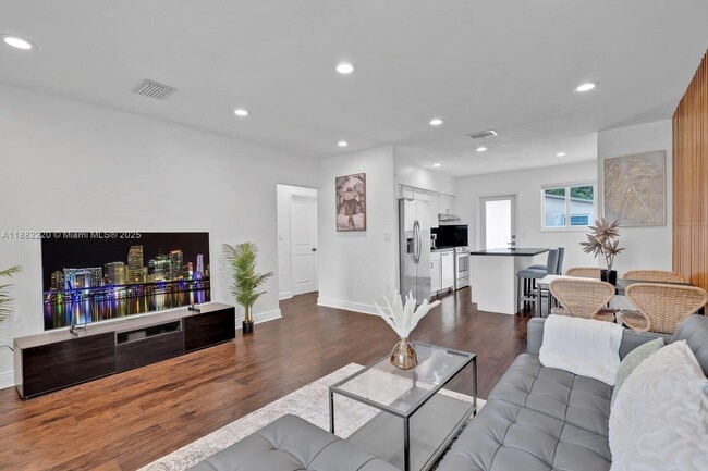 1001 NE 110th St, Biscayne Park, FL 33161 - photo 2