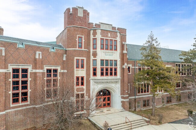 Welcome to Roosevelt High School – Early College Studies.