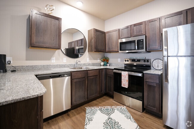 2BR, 2BA - 1093SF - Kitchen