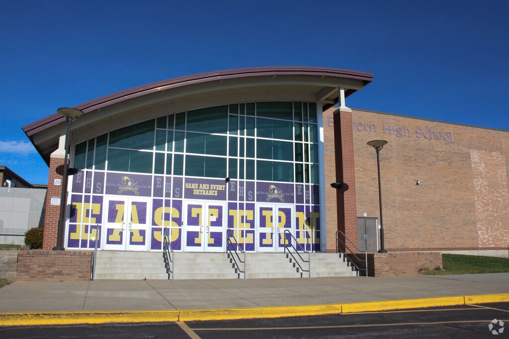 Eastside Junior/Senior High School provides education in 
Butler.