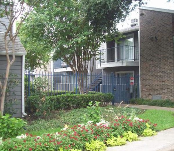 Waterford at Bellmar, Dallas, TX 75230 - photo 1