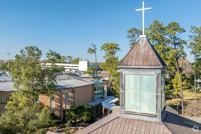 Teachers at Duchesne Academy of the Sacred inspire critical thinking and creativity.