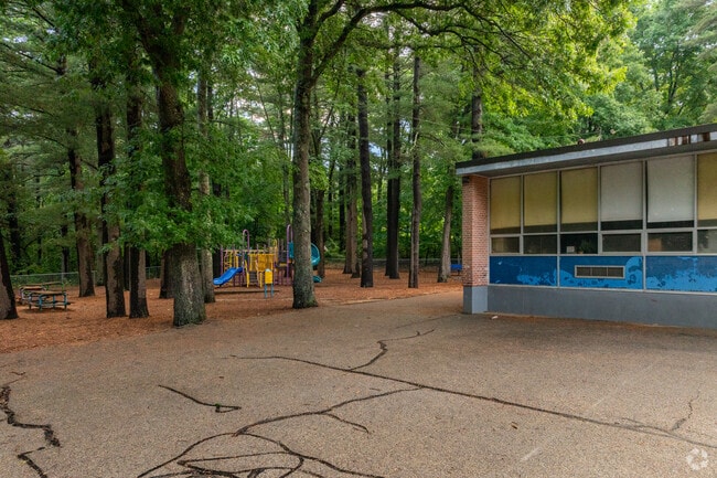 South Elementary School receives a rating of A- from niche.