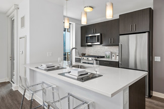 545 N Mcclurg Ct, Chicago, IL 60611