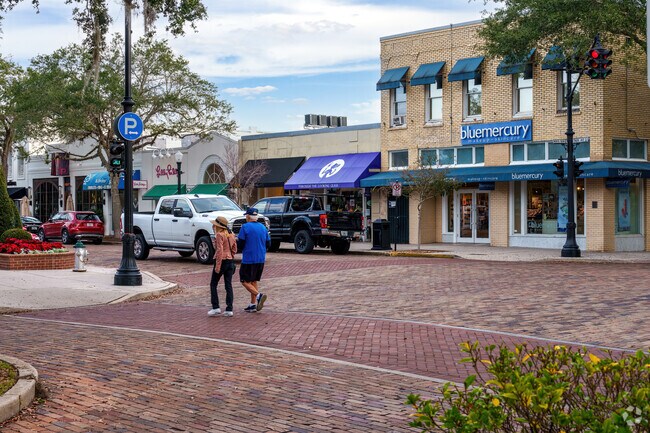 In Winter Park, Park Avenue is a delightful spot for residents and visitors to shop and dine.