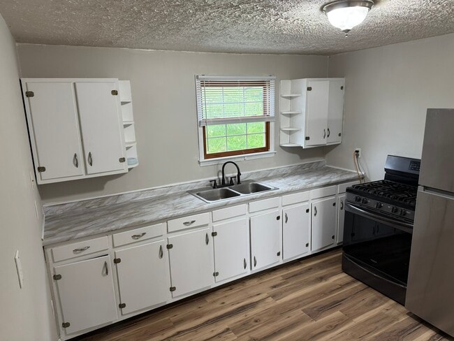 114 Edgemont Dr, Princeton, WV 24740 - photo 6