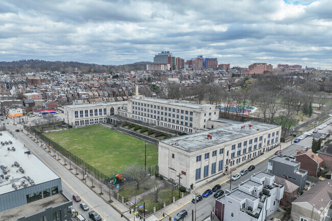 Pittsburgh Arsenal K-5 has a student-teacher ratio of 9 to 1.