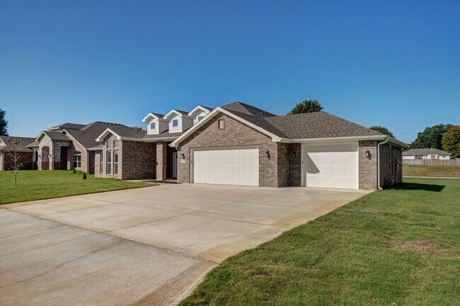 5207 S April Ct, Battlefield, MO 65619 - photo 4