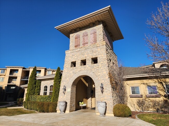 1030 N 995 W unit 903, Orem, UT 84057 - photo 2