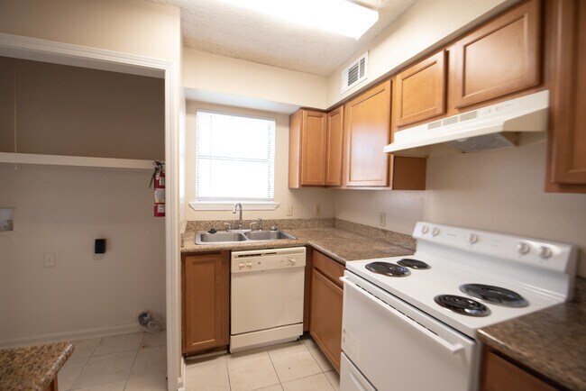 14355 S Harrells Ferry Rd unit 222, Baton Rouge, LA 70816 - photo 4