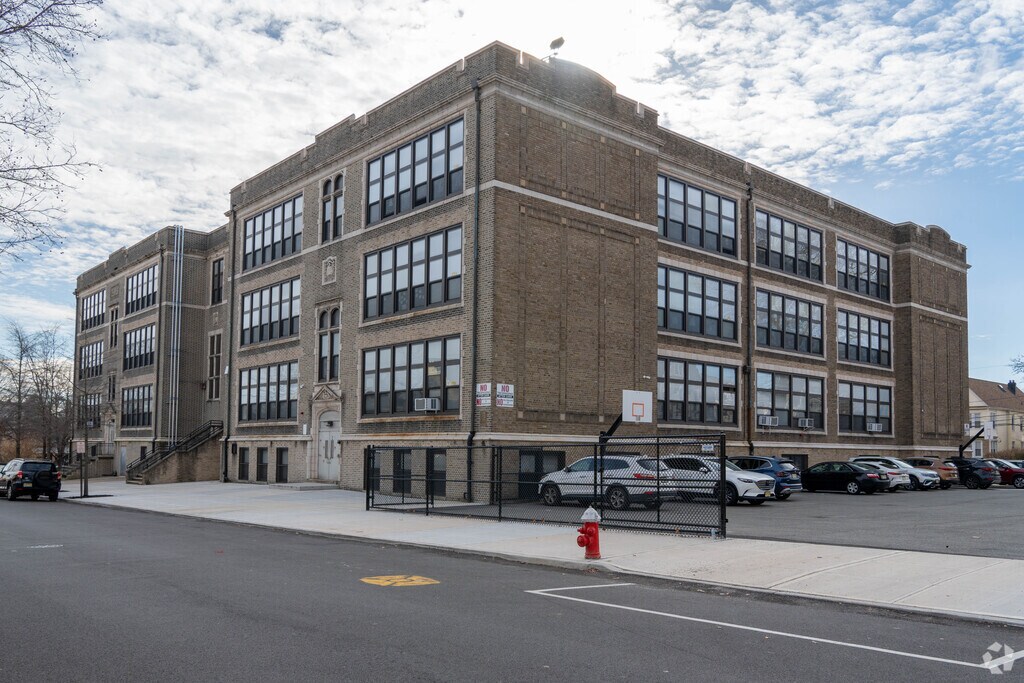 There is ample space for parking at Horace Mann Elementary for faculty and parents.