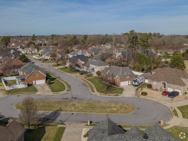 Large homes can be found in the residential areas of the Great Bridge neighborhood.
