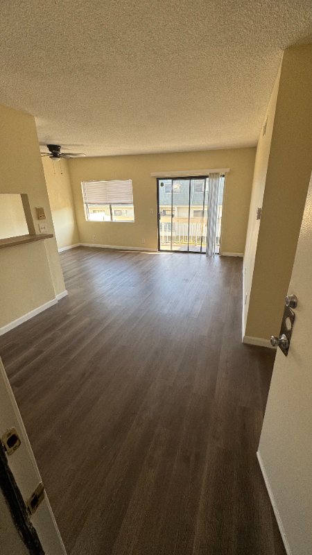 15516 Nordhoff St, Los Angeles, CA 91343
