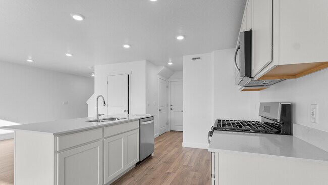 4512 N McKechnie Way unit 1101, Lehi, UT 84048 - photo 7