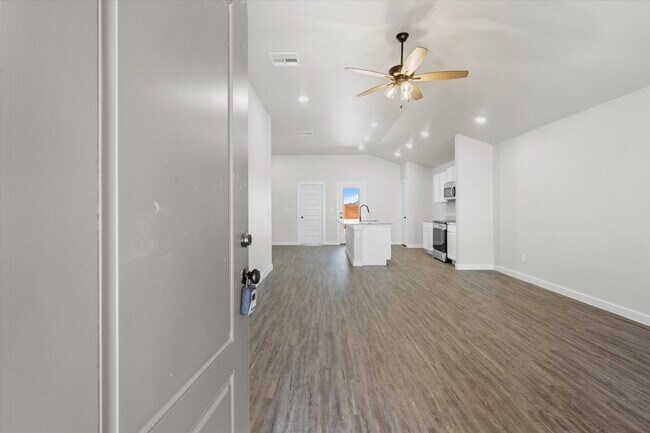 2608 Garland Ave, Lubbock, TX 79407 - photo 5