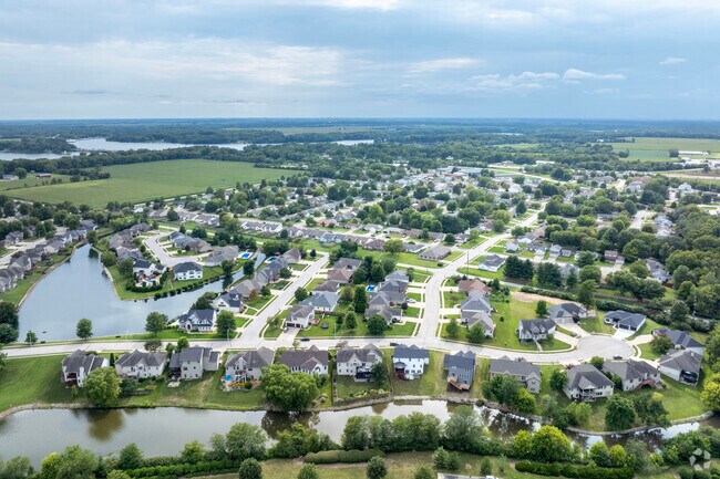 North of Lake Springfield, the Lake Pointe subdivision combines modern homes and natural beauty.