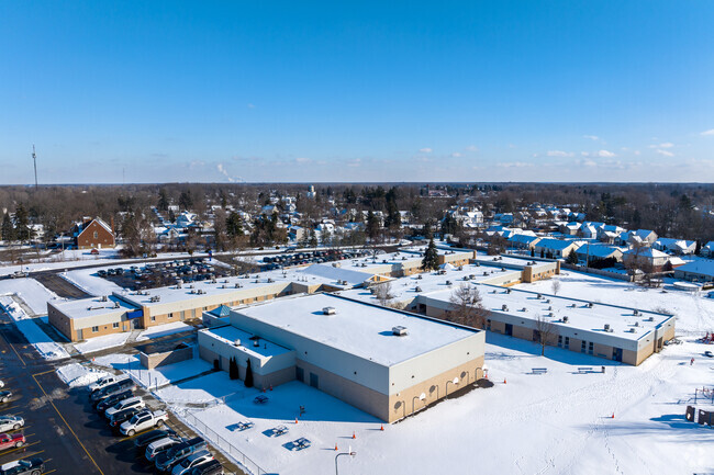 Will L. Lee School, Campus Overview.