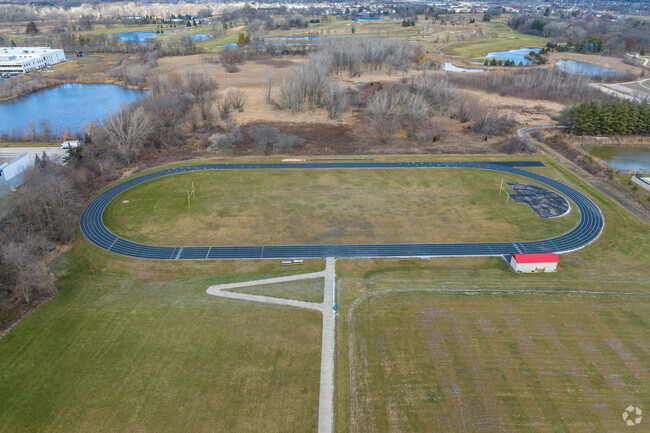 Dundee Middle School has a student-teacher ratio of 15 to 1.