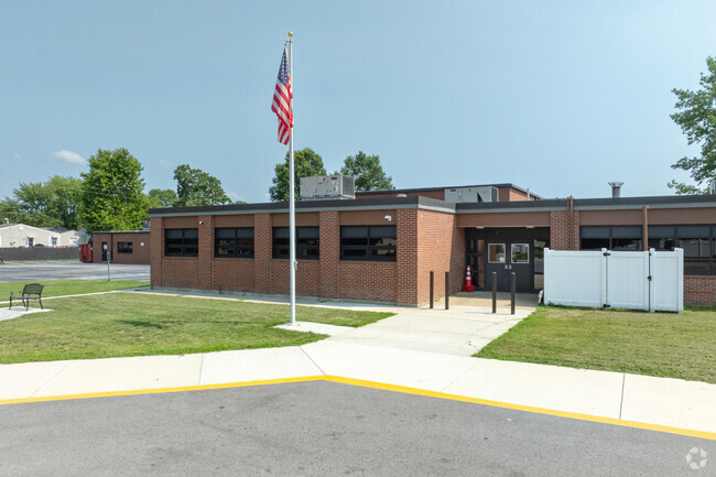 The student to teacher ratio at Wilson Elementary is 15 to 1 according to Niche.