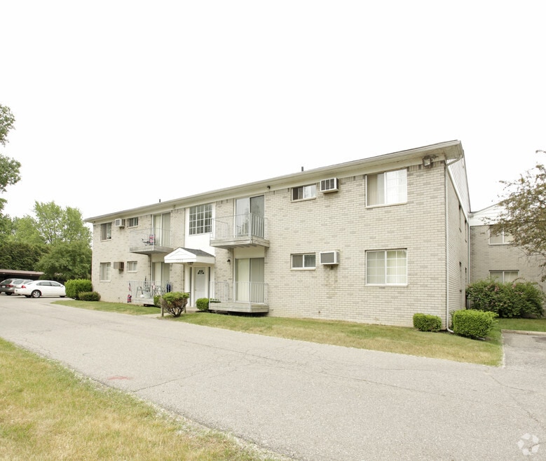 Crescent Manor