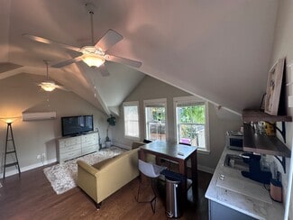 933 S Douglas Ave, Nashville, TN 37204