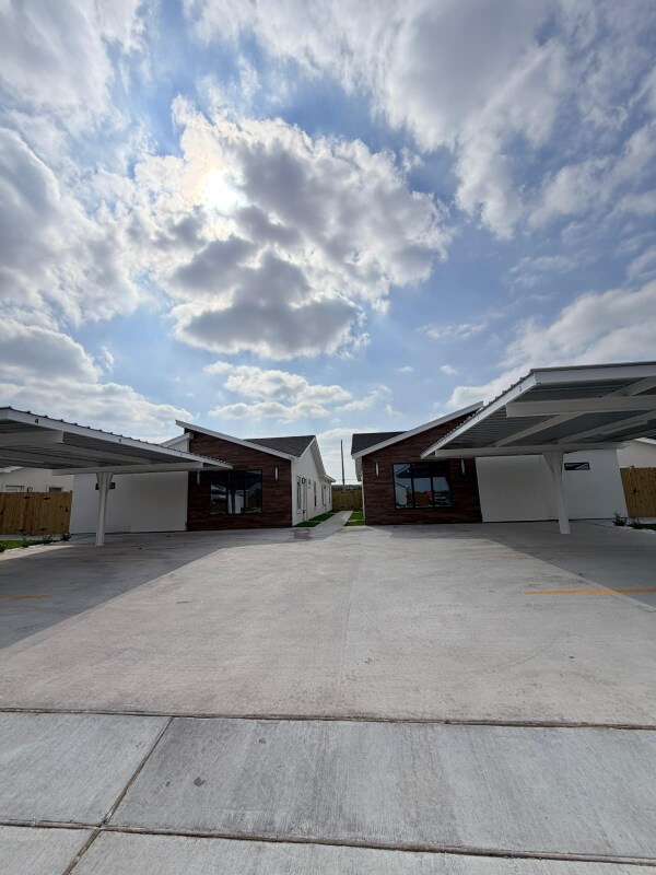 2300 E San Andrea St unit 1, Edinburg, TX 78542 - photo 1