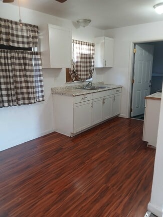 2024 N Cedar Ave, Fresno, CA 93703
